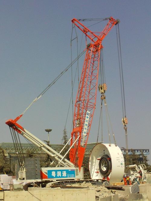 乌兰浩特50吨吊车租赁设备齐全-盛邦起重机械